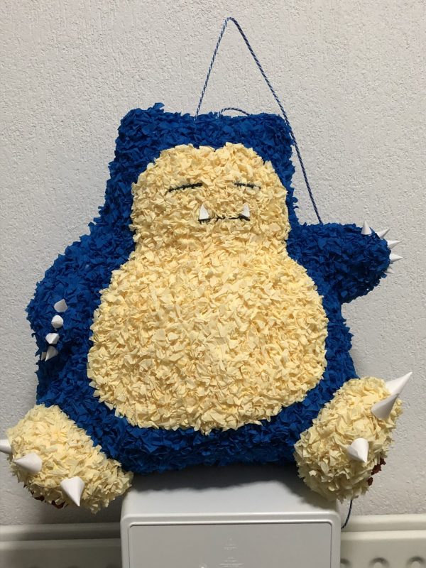 Pokemon Snorlax pinata, handgemaakt door Biba Pinata