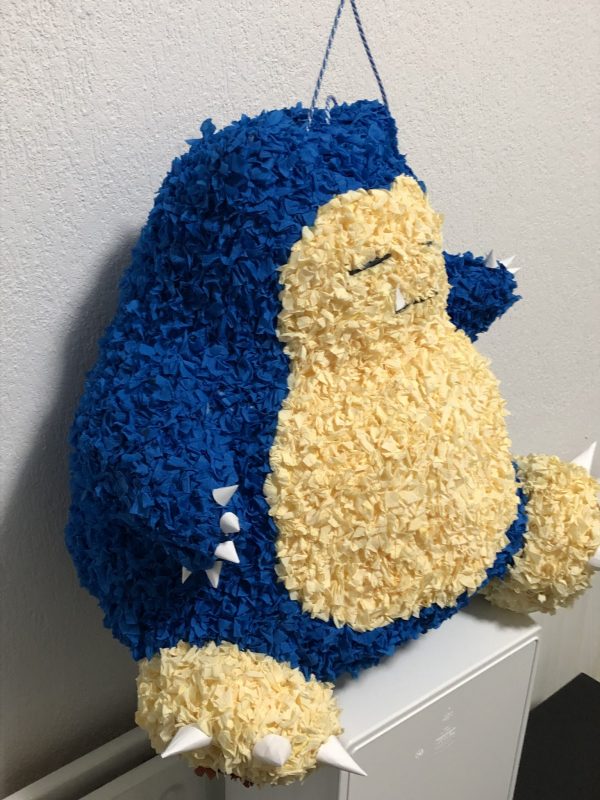 Pokemon Snorlax pinata, handgemaakt door Biba Pinata