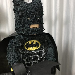 Lego Batman pinata, handgemaakt door Biba Pinata