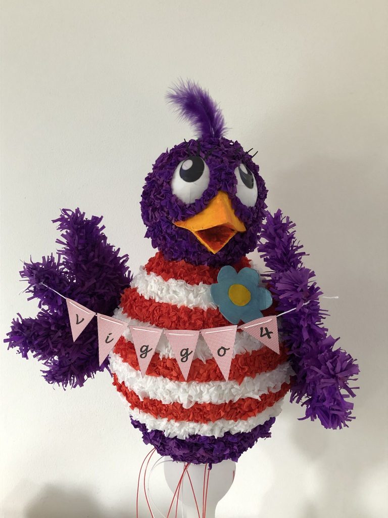 Efteling Jet pinata, handgemaakt door Biba Pinata
