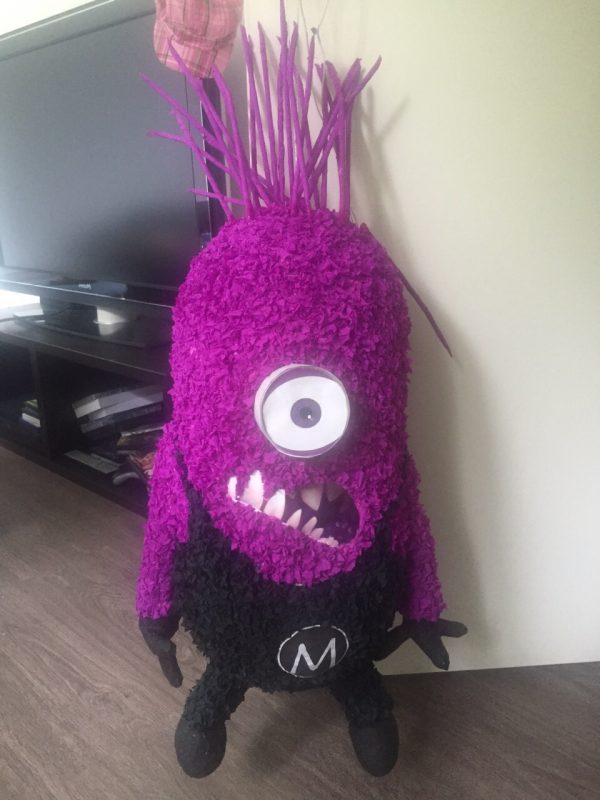 Minion piñata, handgemaakt door Biba Pinata