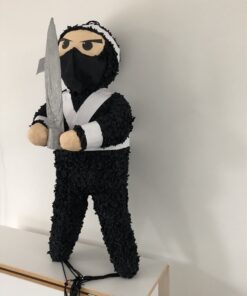 Ninja piñata, handgemaakt door Biba Pinata