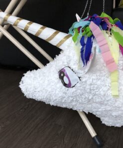 eenhoorn piñata, handgemaakt door Biba Pinata