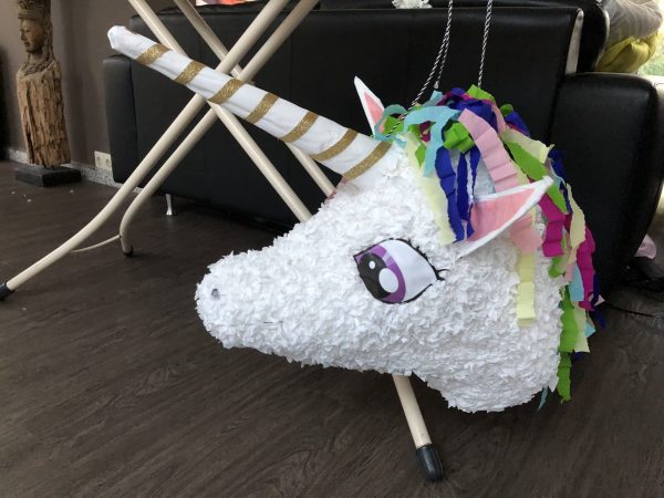 eenhoorn piñata, handgemaakt door Biba Pinata