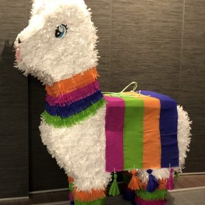 Lama XL piñata, handgemaakt door Biba Pinata