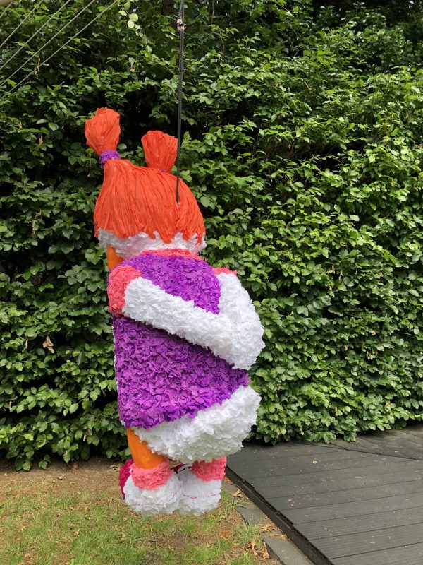 Kwekkelien piñata, handgemaakt door Biba Pinata