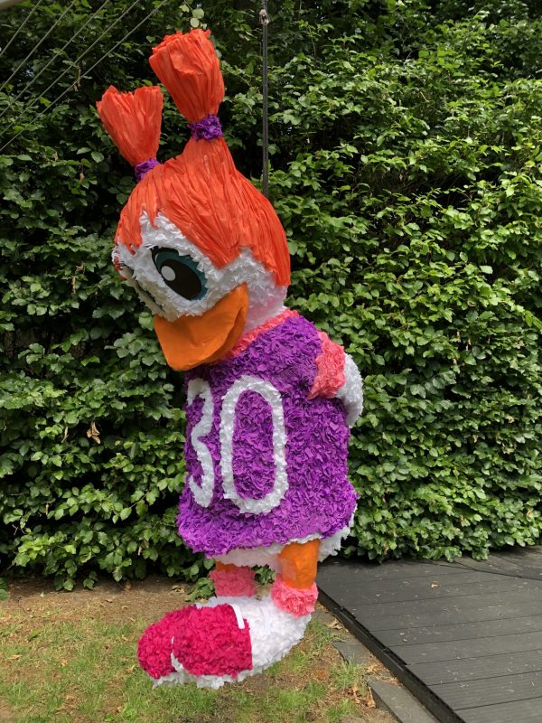 Kwekkelien piñata, handgemaakt door Biba Pinata