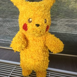 Pokémon Pikachu piñata, handgemaakt door Biba Pinata