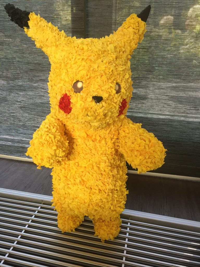 Pokémon Pikachu piñata, handgemaakt door Biba Pinata