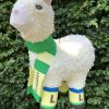 alpaca pinata, handgemaakt door Biba Pinata