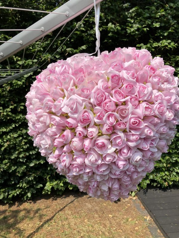 rozen hart wedding pinata, handgemaakt door Biba Pinata