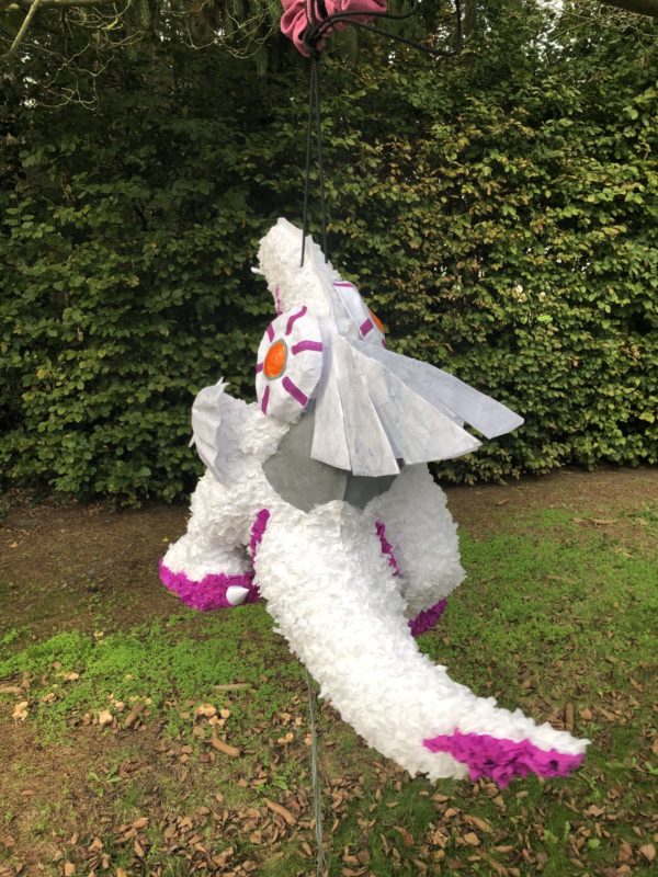 Pokemon Palkia pinata, handgemaakt door Biba Pinata