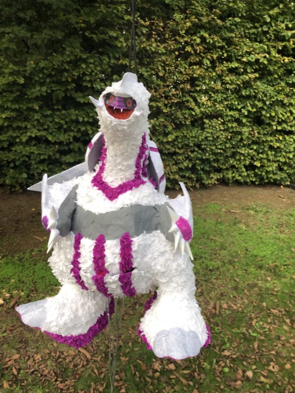 Pokemon Palkia pinata, handgemaakt door Biba Pinata