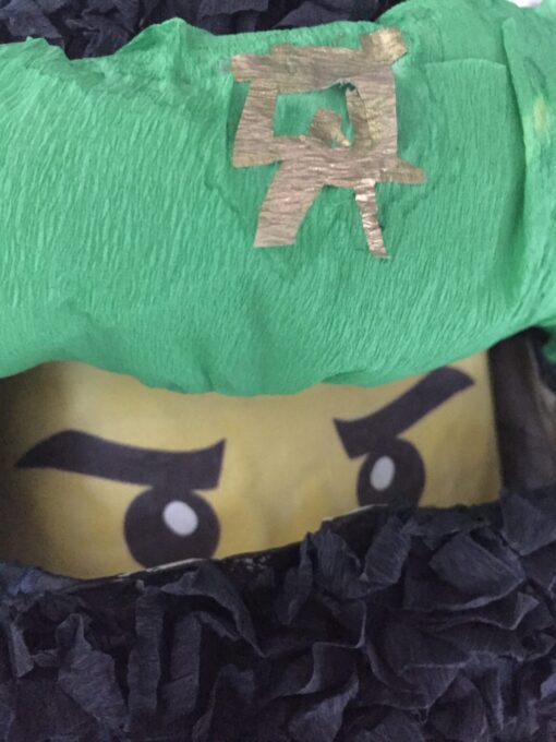 Lego Ninjago pinata. handgemaakt door Biba Pinata