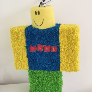 Roblox Noob pinata, handgemaakt door Biba Pinata