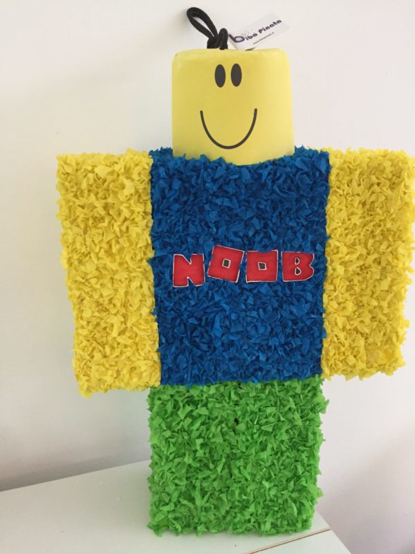 Roblox Noob pinata, handgemaakt door Biba Pinata