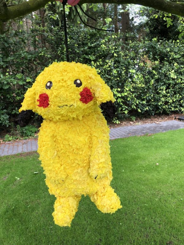 Pokemon Pikachu pinata, handgemaakt door Biba Pinata