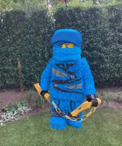 Lego Ninjago Jay pinata, handgemaakt door Biba Pinata