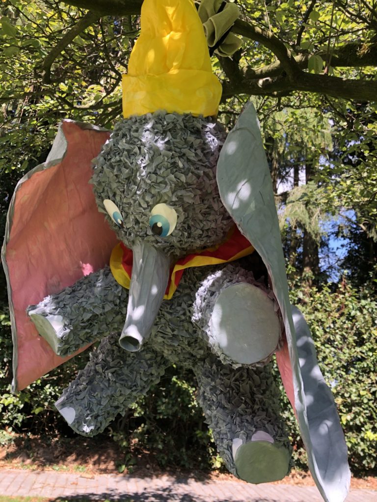 Dombo pinata, handgemaakt door Biba Pinata