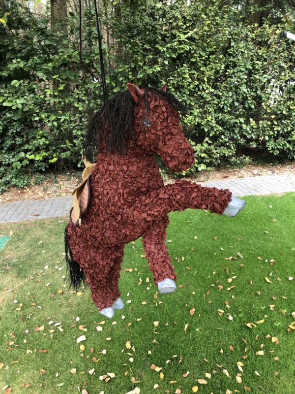 western paard pinata, handgemaakt door Biba Pinata