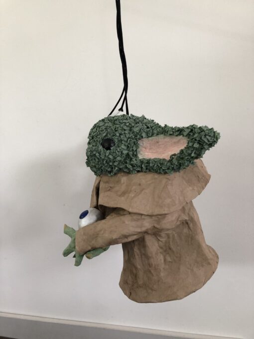 Baby Yoda pinata - Afbeelding 2