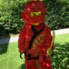 Rode Ninjago pinata, handgemaakt door Biba Pinata