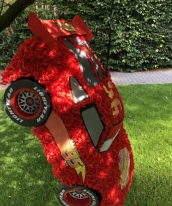 Cars pinata, handgemaakt door Biba Pinata