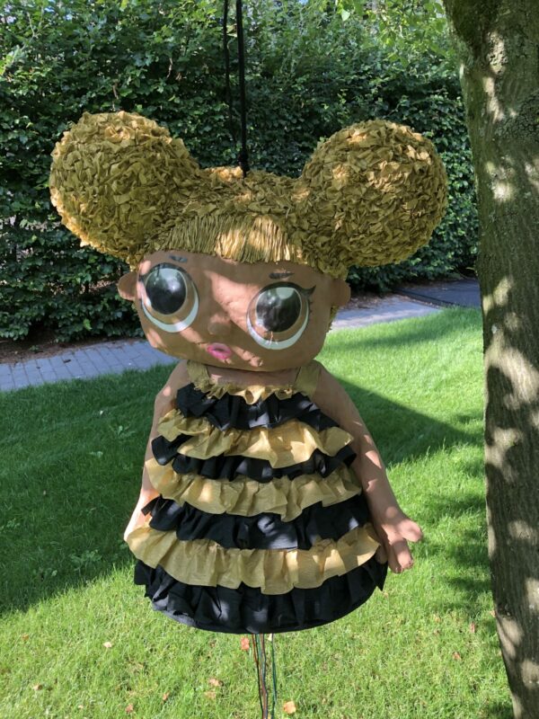 LOL queen bee pinata, handgemaakt door Biba Pinata