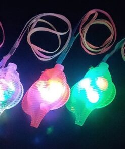 schelpen fluitje, vulcadeautje voor in een pinata