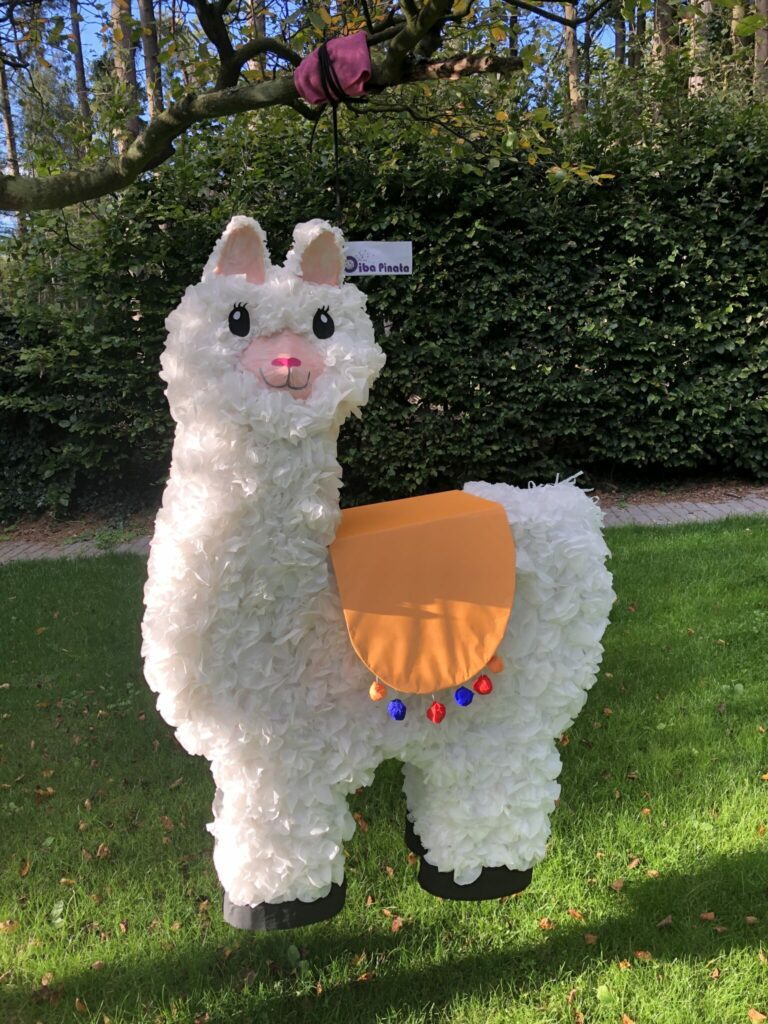 Alpaca xxl pinata, handgemaakt door Biba Pinata