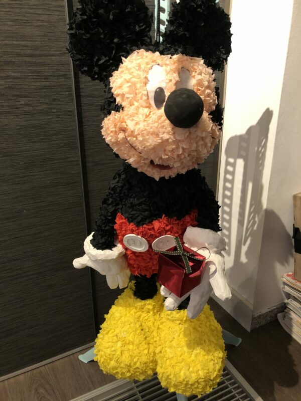 Mickey Mouse pinata, handgemaakt door Biba Pinata