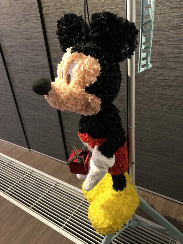 Mickey Mouse pinata, handgemaakt door Biba Pinata