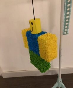 Noob Roblox pinata, handgemaakt door Biba Pinata