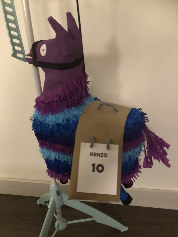 Fortnite lama pinata, handgemaakt door Biba Pinata