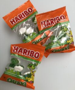 mini zakje kikkertjes, snoep voor in een pinata voor in een pinata