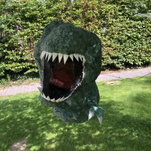 dino pinata, handgemaakt door Biba Pinata