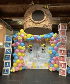 Gender reveal pinata bijenkorf XXL, handgemaakt door Biba Pinata